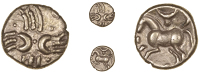 Catuvellauni, Tasciovanus, Quarter-Stater, two crescents back-to-back across cruciform wreath pattern, pellets in...