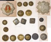 Scottish Military Insignia. Including o/r w/metal glengarry badges to the Argyll & Sutherland Highlanders, two...