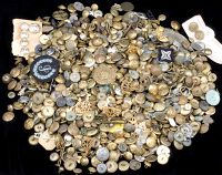 Anodised Basic Issue and Excavated Buttons. Four cartons together with modern stamped out numerals, rank crowns,...