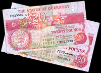 Twenty Pounds (2), 1980-90, Z 024043, 1991-6, Z 025523 replacements (Pick 51b, 55a) [2]. Small ink mark on edges,...