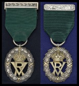 Volunteer Officers’ Decoration (2), V.R. cypher, unnamed, hallmarks for London 1892, complete with top bar...