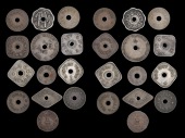 India, BOMBAY, Apollo Mills, brass Canteen, 20mm (Thakkar 1.A.8; Prid. 159), brass Half-Anna, 26mm (T 1.A.9),...