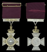 New Zealand Cross, a replica in 18 carat gold and silver, the reverse of the suspension bar inscribed, ‘P. & F....