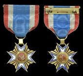 Military Order of the Loyal Legion of the United States Membership Badge, gold and enamel, flat suspension link...