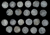 Edward I (1272-1307), Bp Bek, class 10ab3, mm. plain cross on obv. only, 1.35g/8h; class 10ab5, mm. cross moline on...