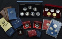 TOKELAU, Elizabeth II, Proof silver Talas (5), 1980 (3), 1981 (2) (KM. 3a, 4a); together with other coins, medals...
