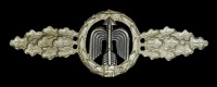 A German Second War Luftwaffe Day Fighter Bar in Silver.
A very nice example of a Tombak non maker marked Luftwaffe...