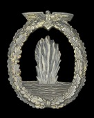 A German Second World War Minesweeper Badge.
A fine example of the Minesweeper Badge, by R.K. (Rudolf Karneth),...