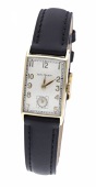 Waltham. A gold rectangular wristwatch, circa 1945.
Movement: cal 750-B, manual winding, 21 jewels, no....
