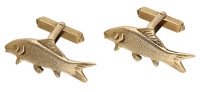 A pair of 9ct gold novelty cufflinks, designed as carp, to hinged T-bar terminals, UK hallmark, carp length 30mm.	...