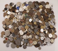 British and World coins, tokens, etc, all base metal, 18th-21st centuries (a quantity), wt. 4.92kg [Lot]. Varied...