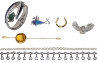 A collection of jewellery, to include a silver and enamel brooch by Pat Cheney, a pin brooch by Lalique, a Mexican...