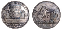 900th Anniversary of the Battle of Hastings, 1966, a silver medal by L.E. Pinches, 58mm, 85.14g. Beautifully toned,...