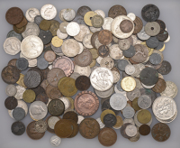 Miscellaneous, Miscellaneous World coins in base metals (approx. 200), various types [Lot]. Varied state	 £100-£120