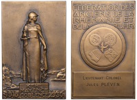 France, Federation des anciens de la Rhenanie et de la Ruhr, 1930, a bronze plaque by M. Delannou, helmeted and...