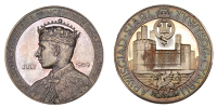 Investiture of the Prince of Wales, 1969, a silver medal by Pinches, crowned and draped bust left, rev. Caernarfon...