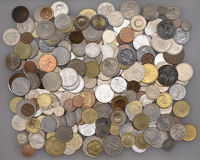 Miscellaneous British and World (mostly Belgian) coins, in base metal (620), various types [Lot]. Varied state	...
