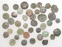 British Iron Age, CATUVELLAUNI, Rues (c. AD 1-10), bronze Unit, Griffin type, rviis in tablet, ring above and below,...